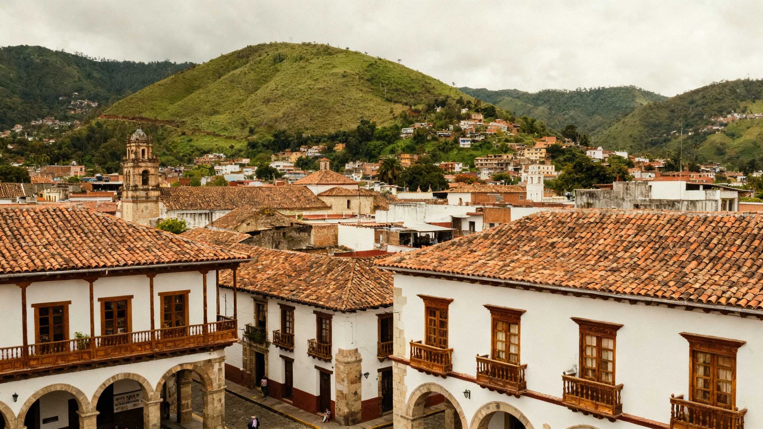 San Cristóbal de las Casas Mexico mountain town colonial buildings