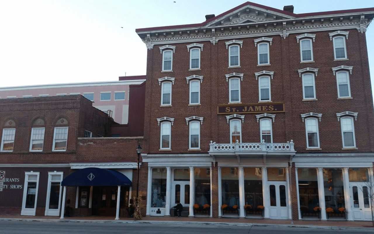 Minnesota’s St. James Hotel: A Community Pillar with Star Guests
