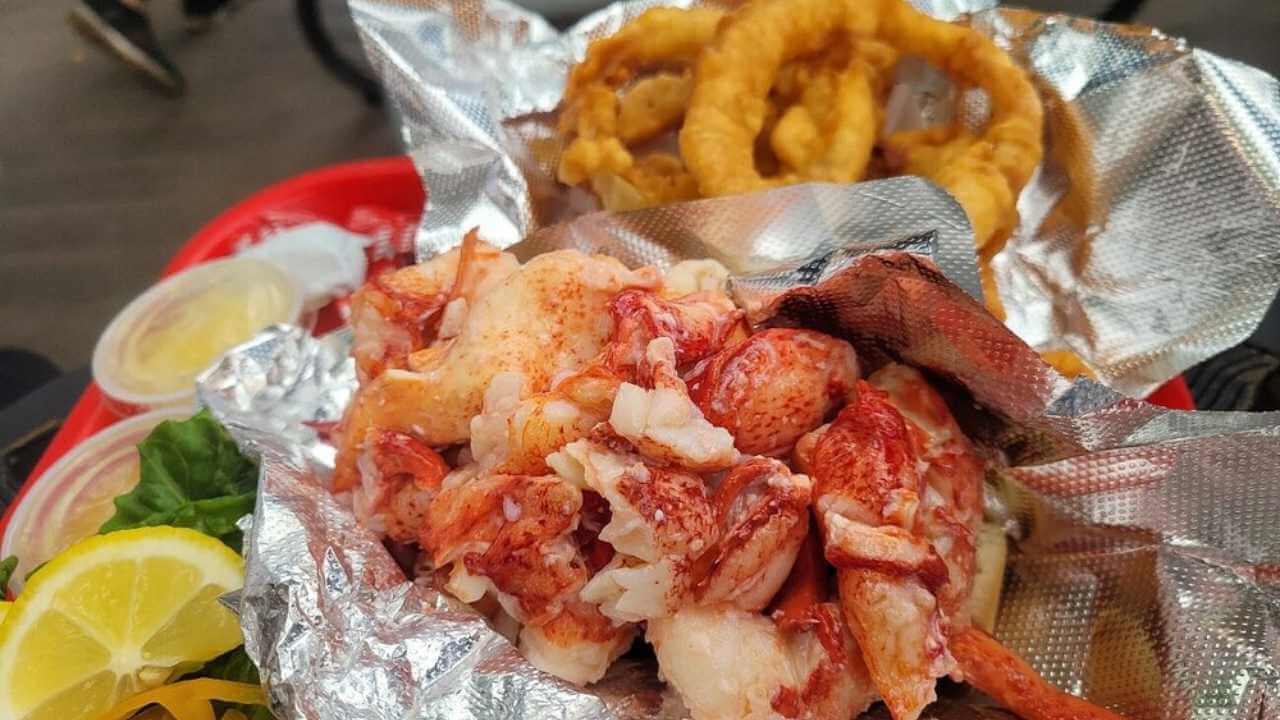 Maine’s Seafood Treasure: Lobster Roll at Red’s Eats