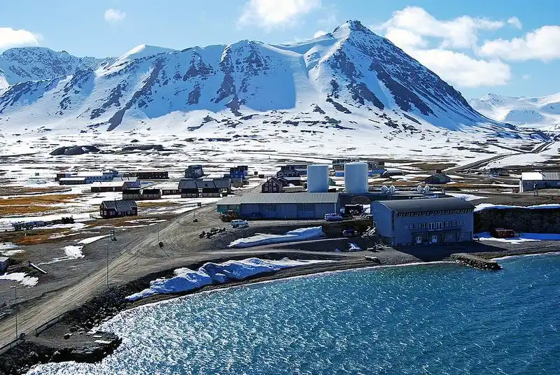 Ny-Ålesund and Arctic Science Settlements on Svalbard