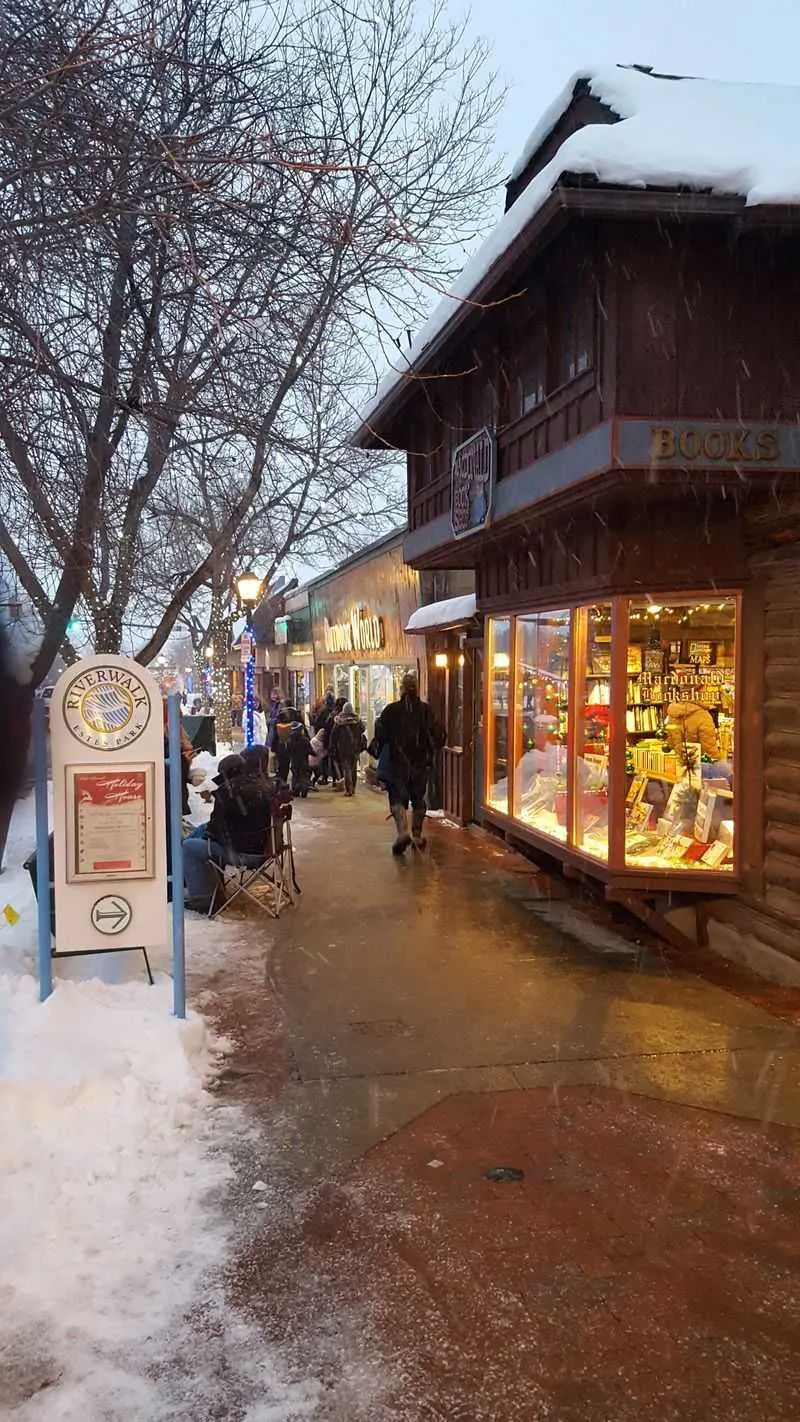 Estes Park, Colorado: A Rocky Mountain Adventure Base