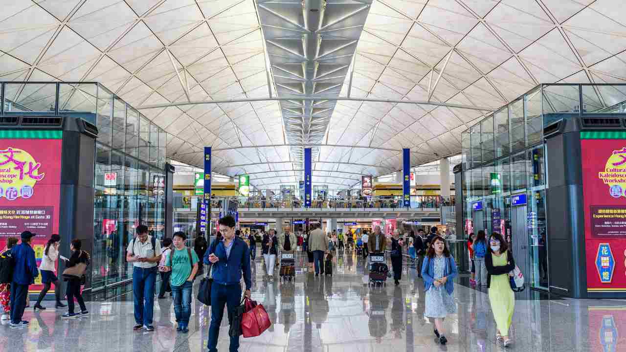 Hong Kong International Airport: A Food and Art Lover’s Paradise
