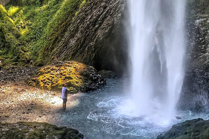 Explore the Waterfall Wonderland of Columbia River Gorge in Oregon