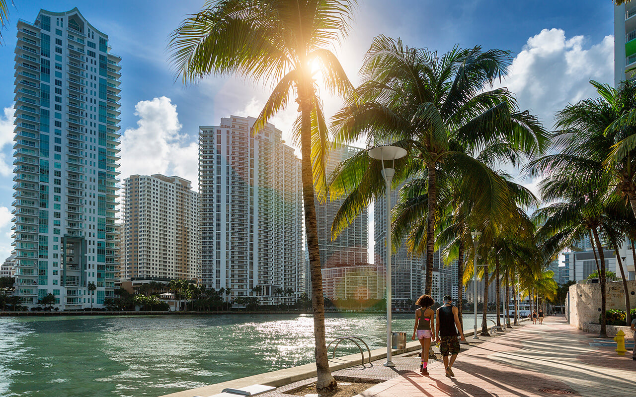 Miami, FL: Walkable Neighborhoods Amid Tropical Warmth