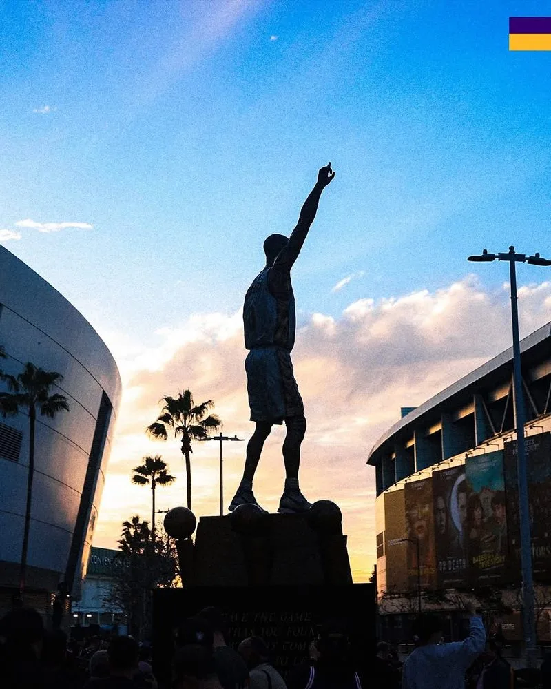 Los Angeles: Where Glamour Meets Sports Fandom