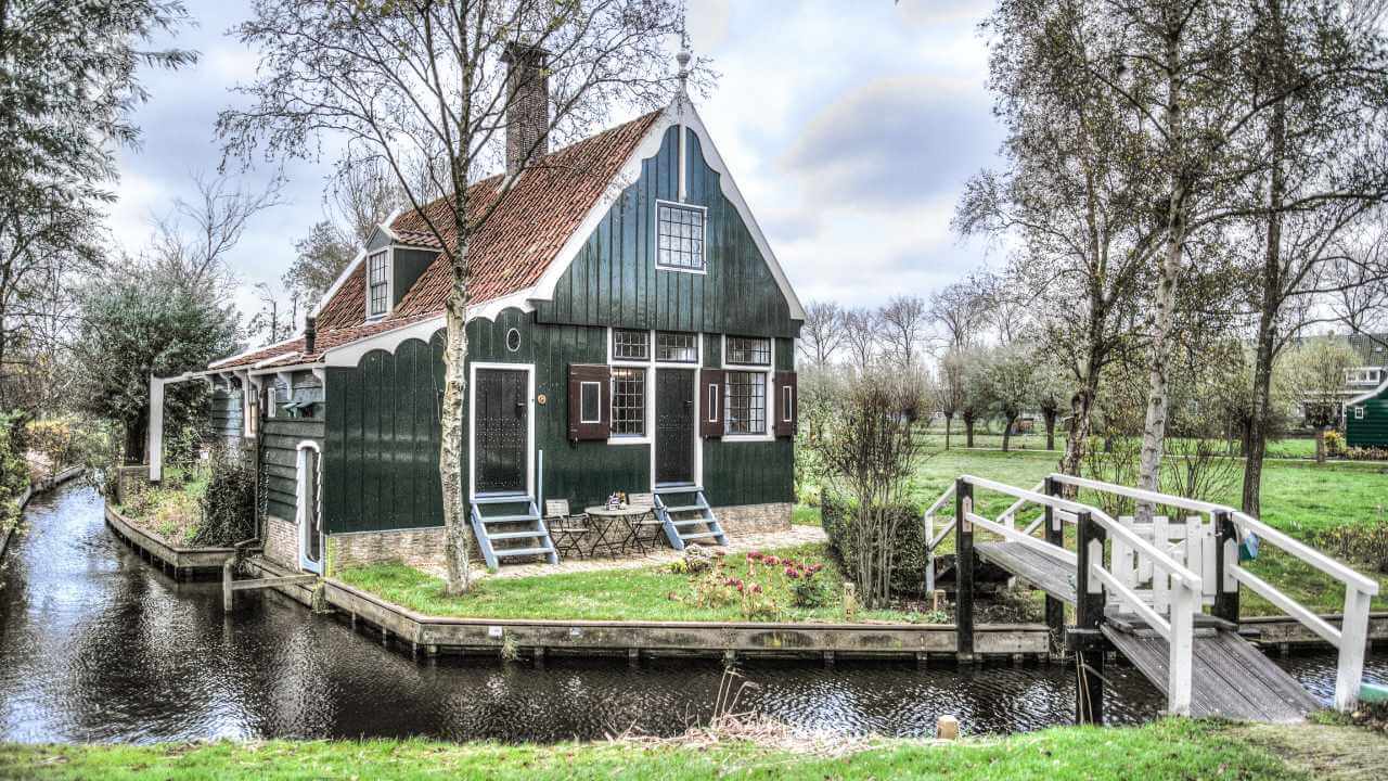 Discover Charming Dutch Villages Near Amsterdam