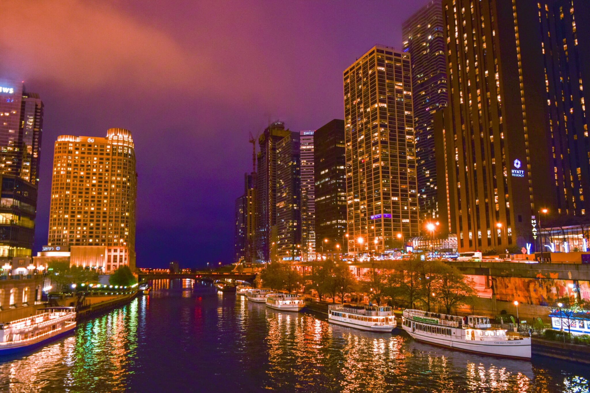 Illinois’ Bustling Chicago Waterfront