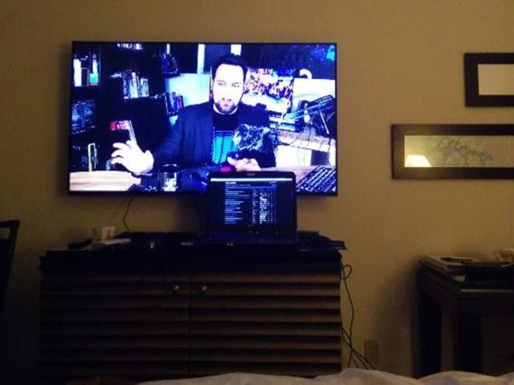 Stream Your Favorite Shows by Connecting Your Laptop to the TV