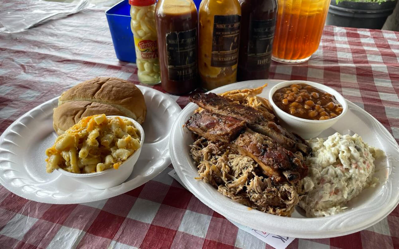 Mike and Jeff’s BBQ: Greenville’s Slow-Smoked Treasure
