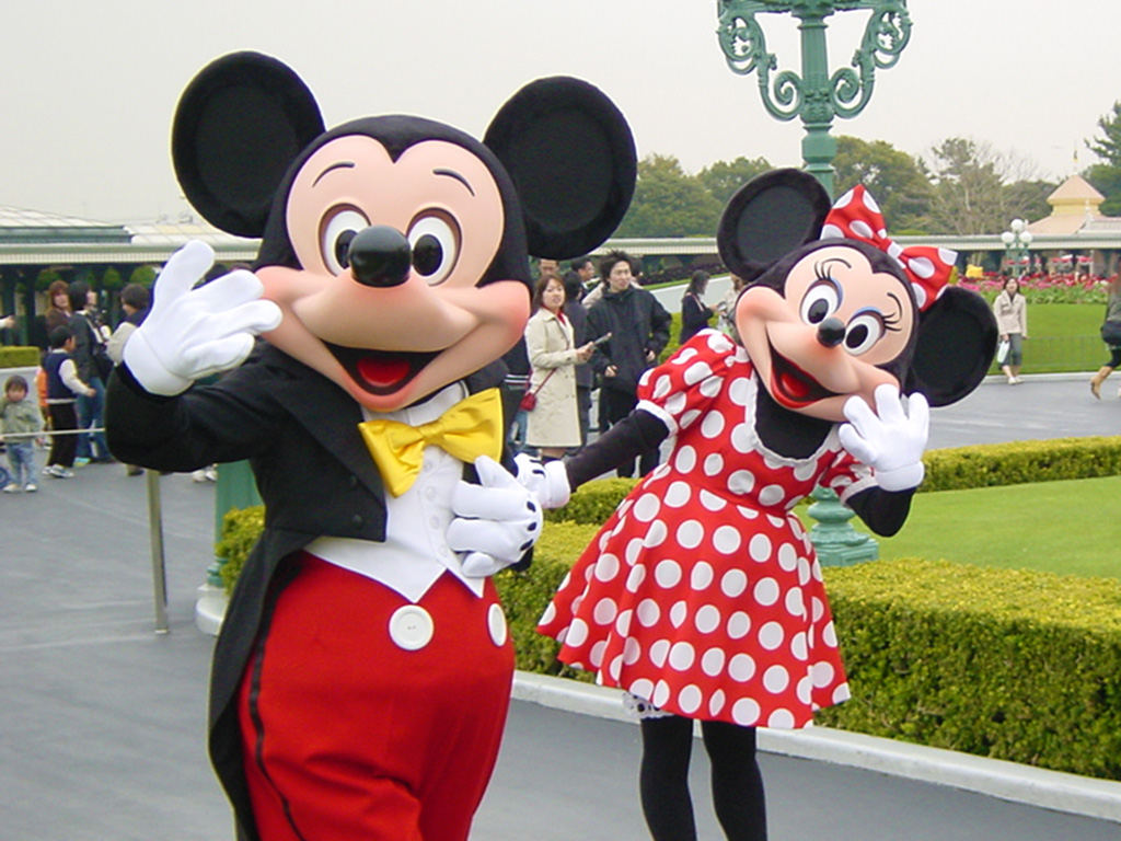 Bring a Sharpie for Autographs