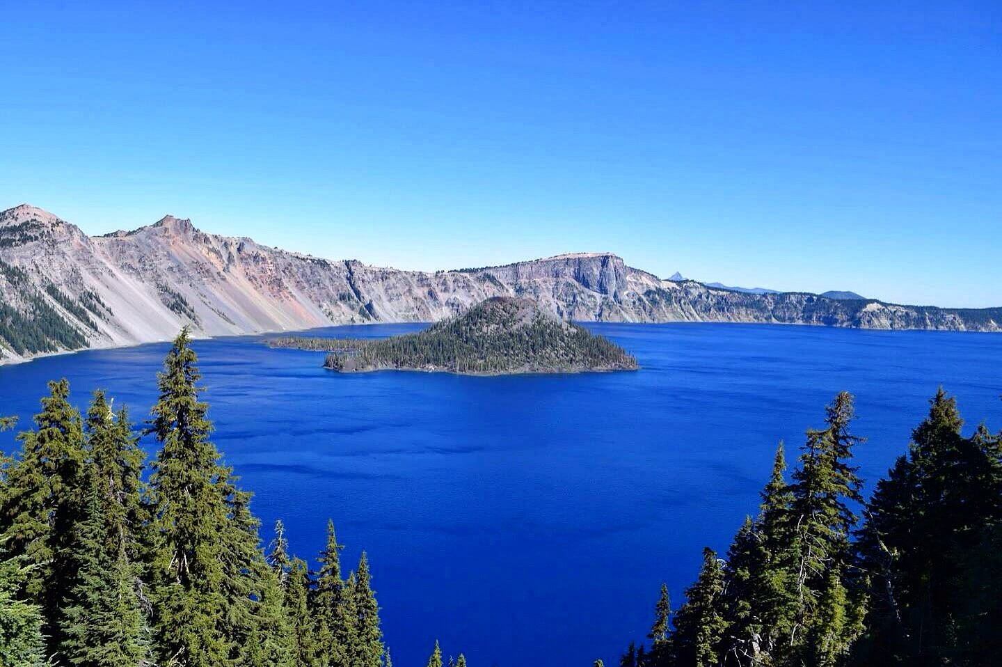 Early Morning Hikes at Watchman Peak in Oregon’s Crater Lake
