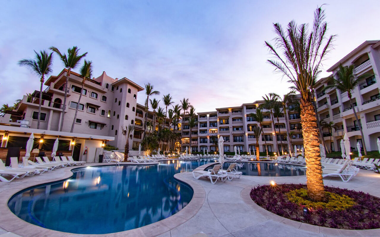 Pueblo Bonito Mazatlan Beach Resort: Family-Friendly Comfort