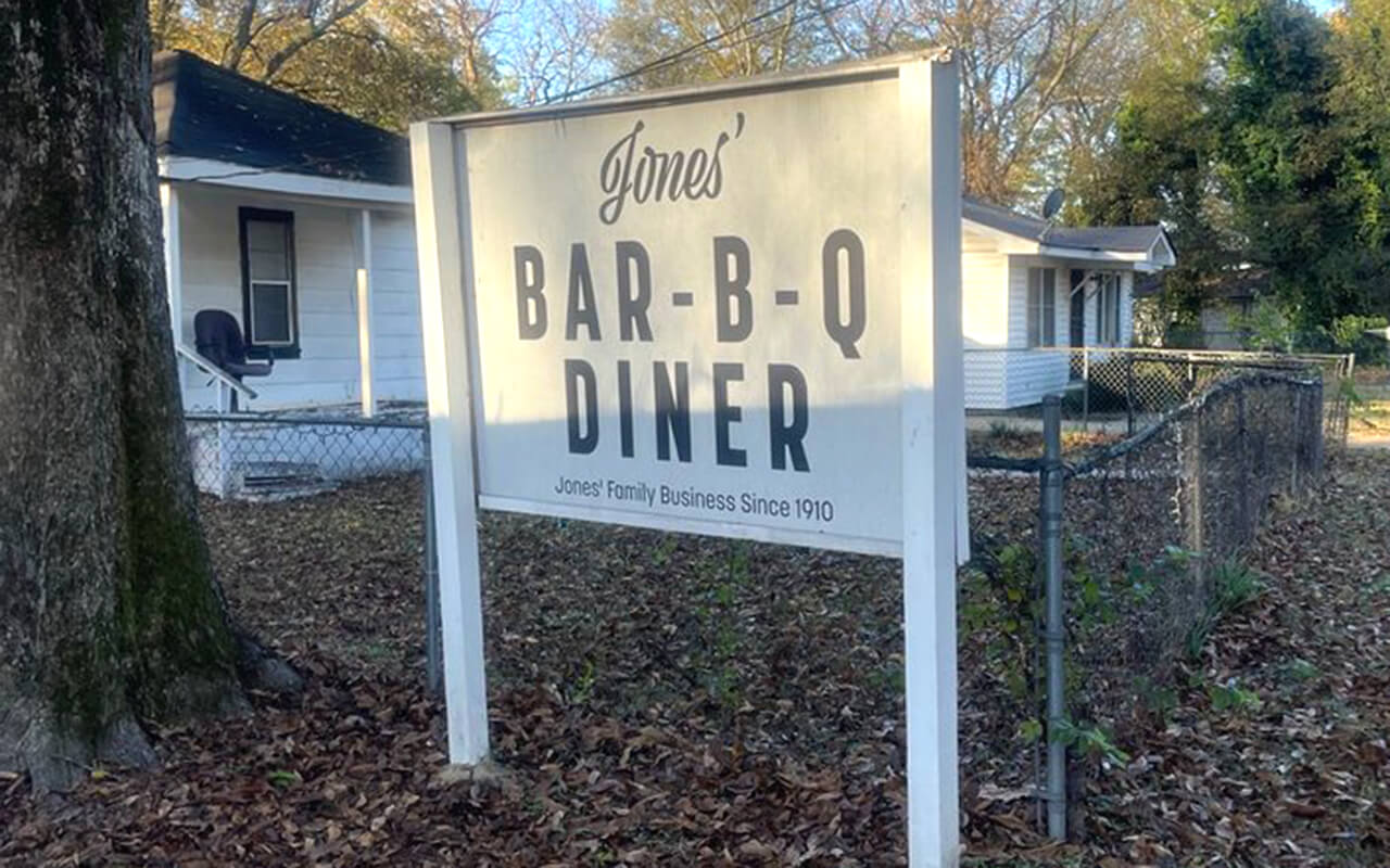 Jones Bar-B-Q Diner: Arkansas’ BBQ Legacy