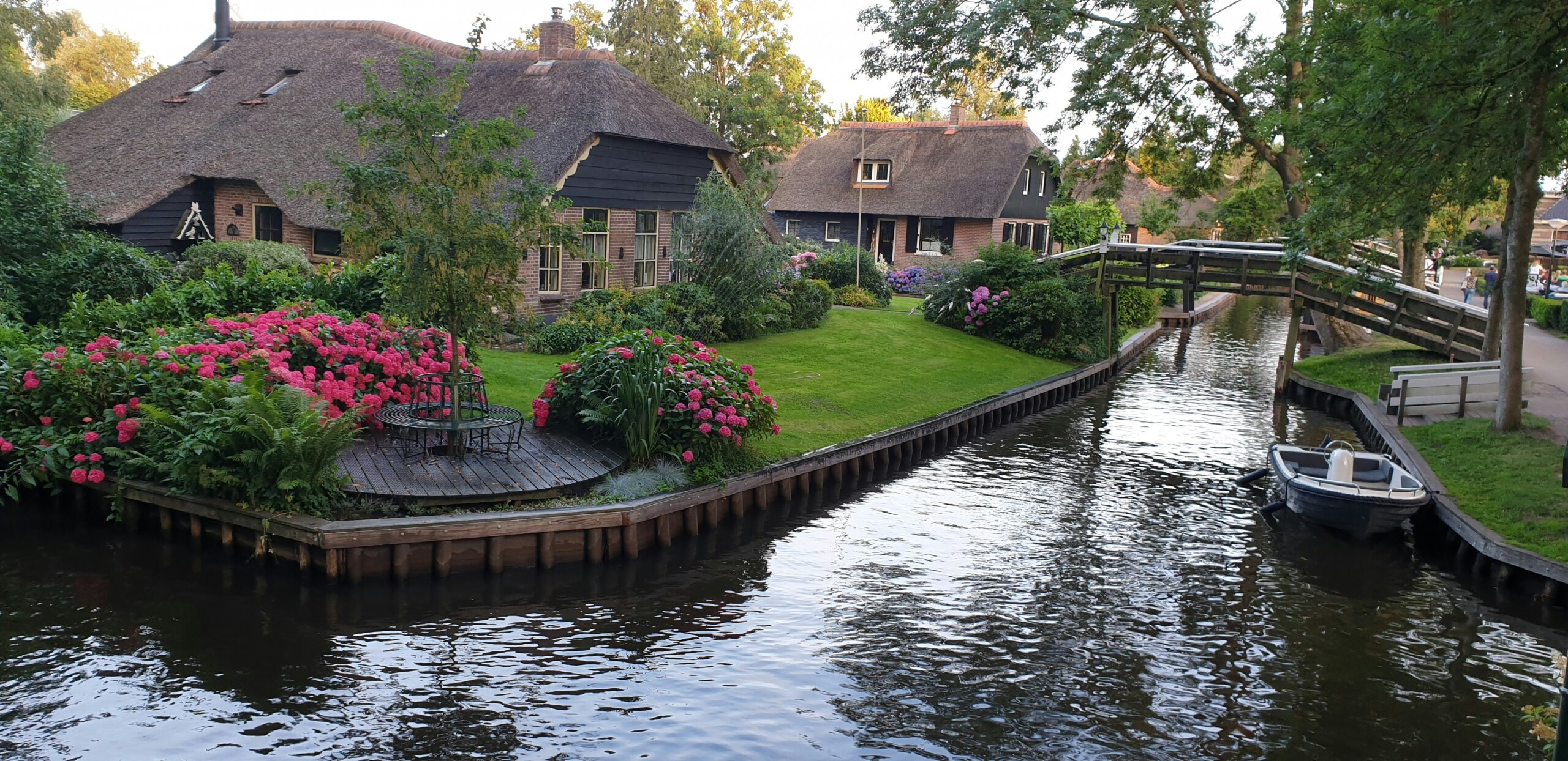 Giethoorn’s Serene Canals in the Netherlands