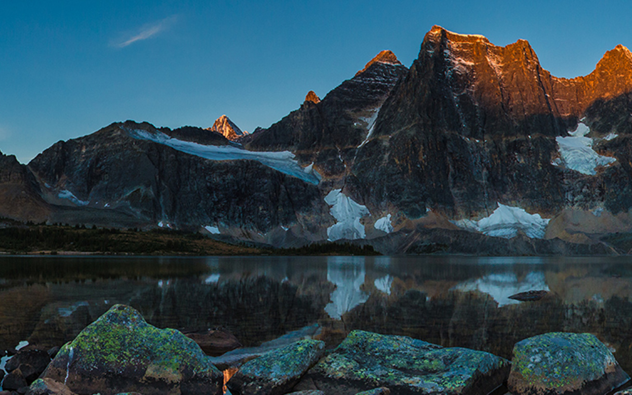 Tonquin Valley Trek in Jasper National Park, Alberta
