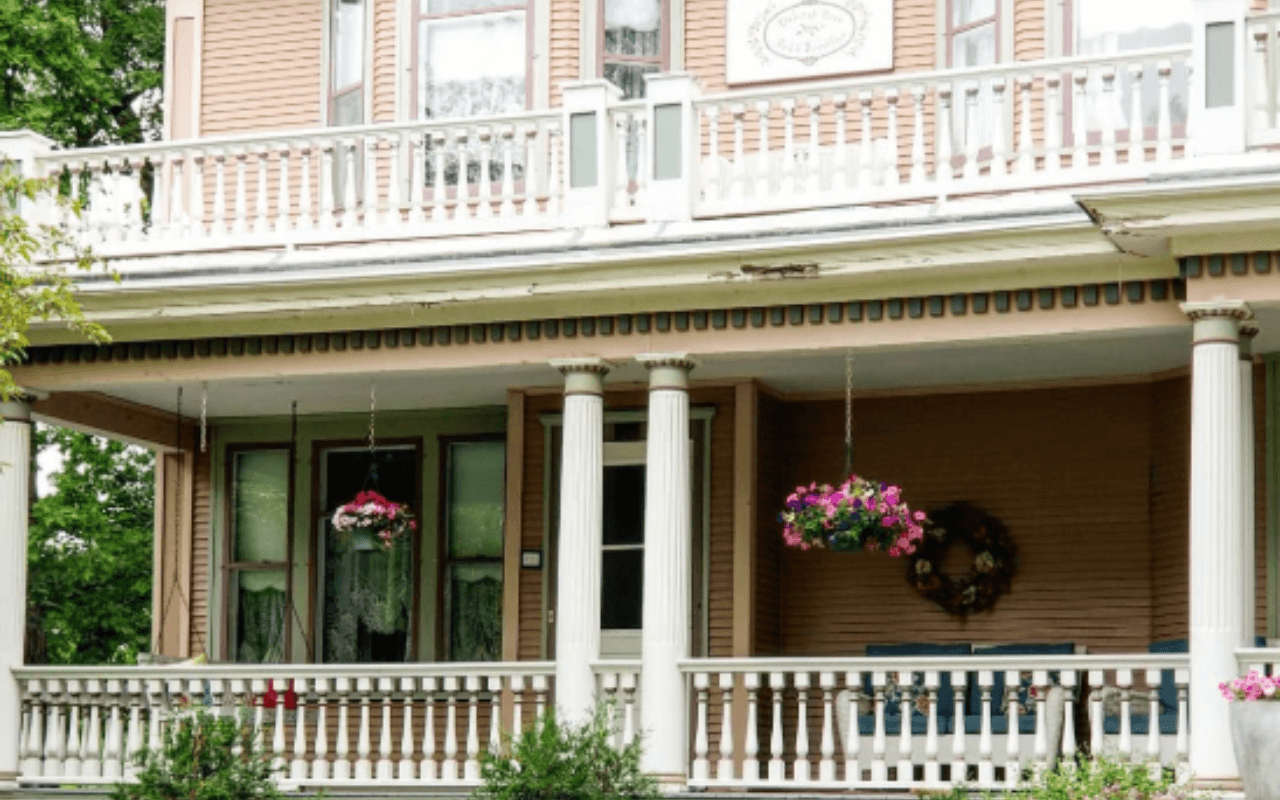 North Dakota’s Dakotah Rose Bed & Breakfast: Historic Comfort