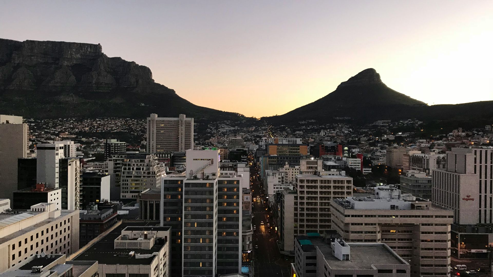 Cape Town’s Beauty Is Tainted by Safety Concerns and Inequality