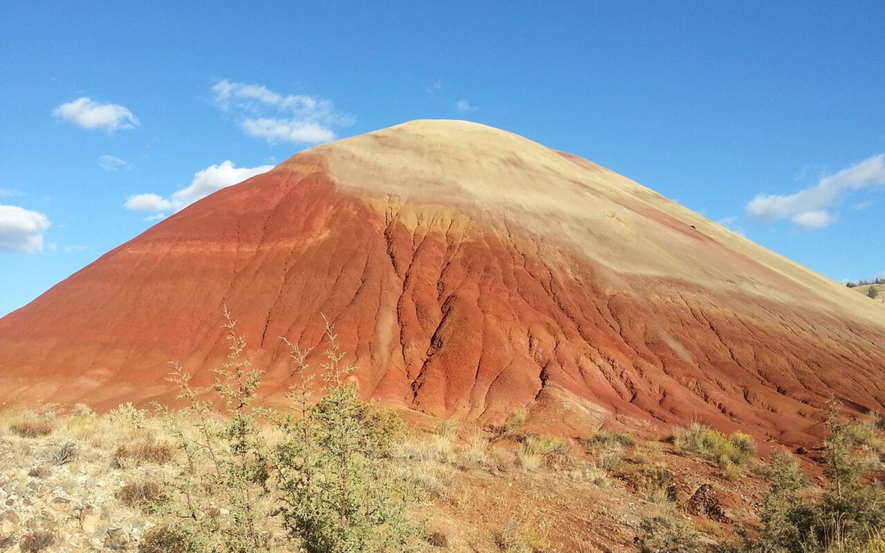 Oregon: Admire the Colorful Layers of the Painted Hills