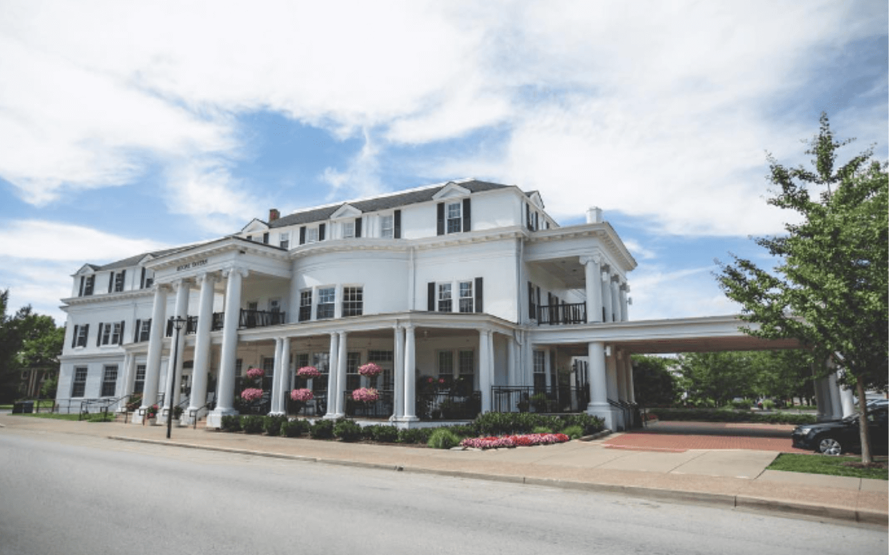 Kentucky’s Boone Tavern Hotel: A Historic Retreat on the Dixie Highway