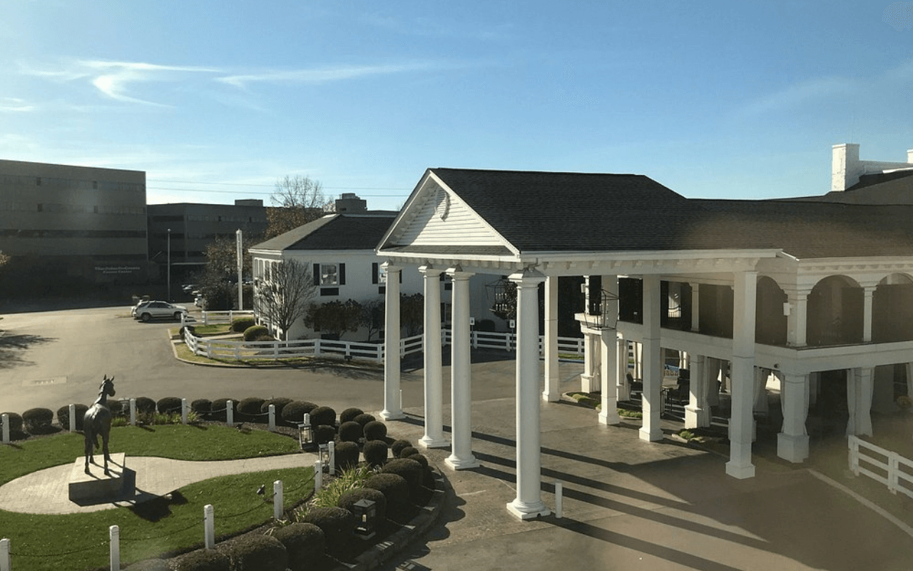 Kentucky’s The Campbell House: Colonial Luxury Meets Modern Comfort