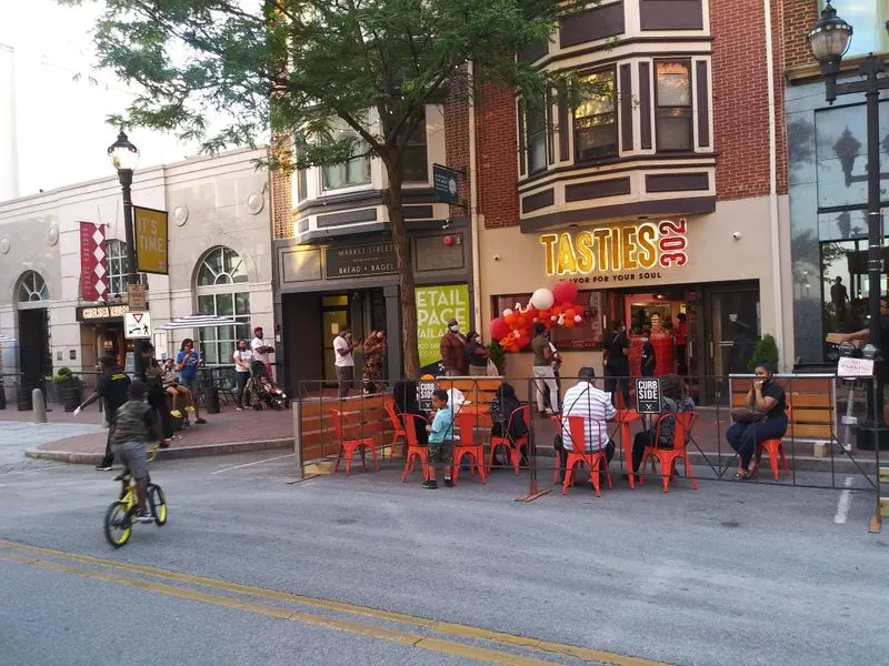 Tasties Soul Food Restaurant - Wilmington