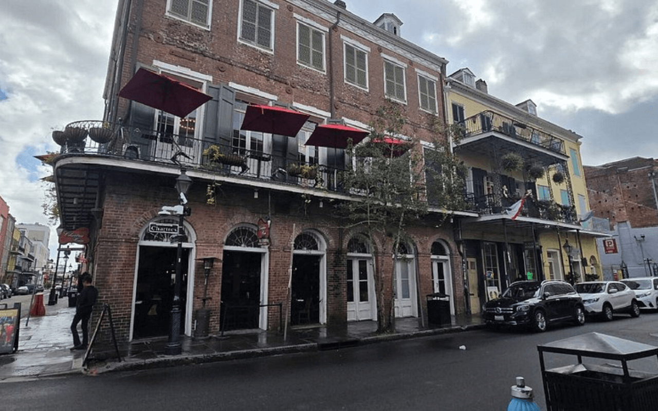 Louisiana’s French Quarter: Jazz, Architecture, and Romance