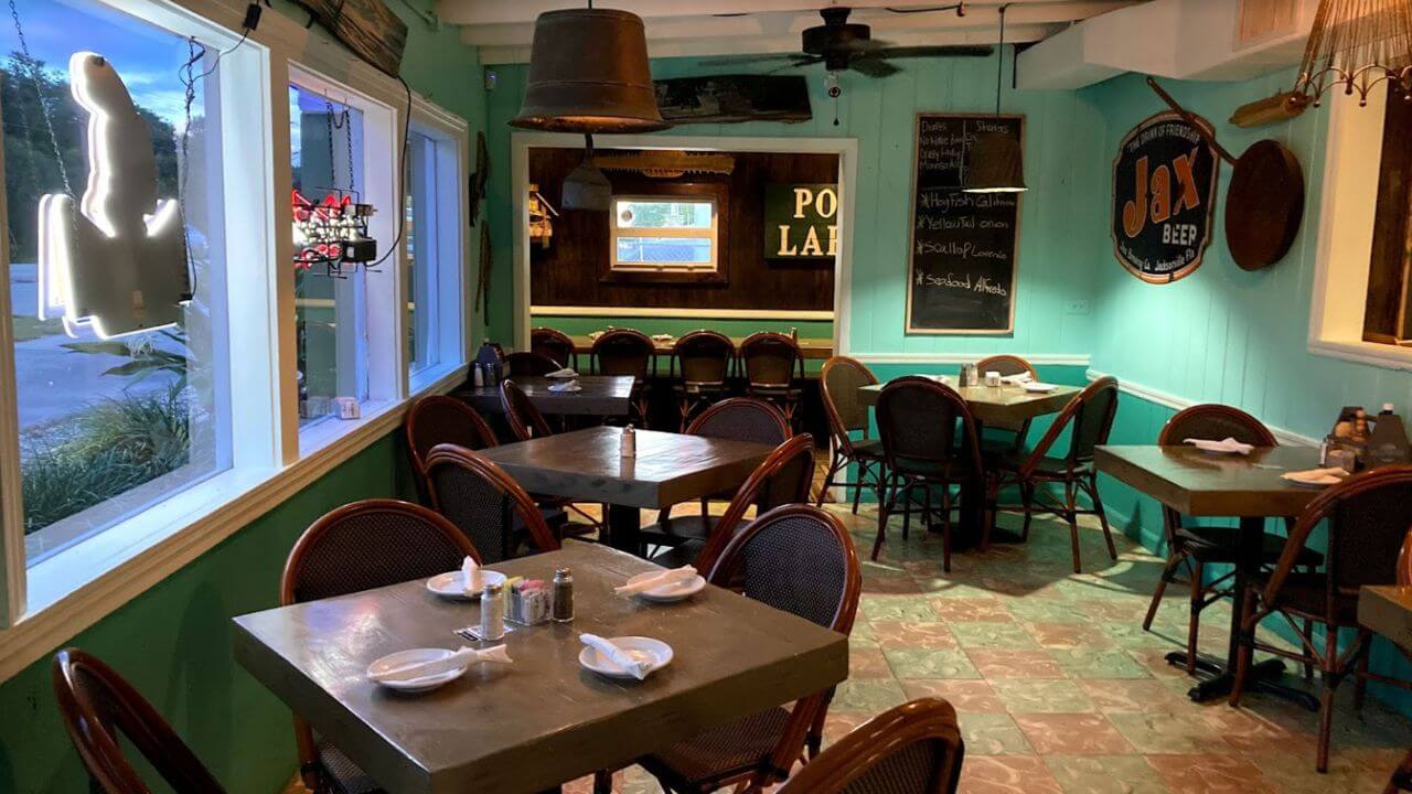 Ballyhoo’s Historic Seafood Grille: A Local Classic