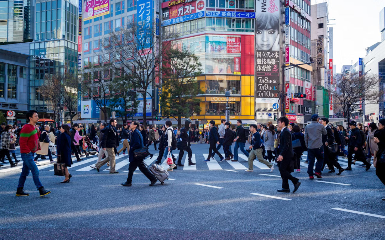 Keep an Eye Out for Quick Pickpockets in Crowds