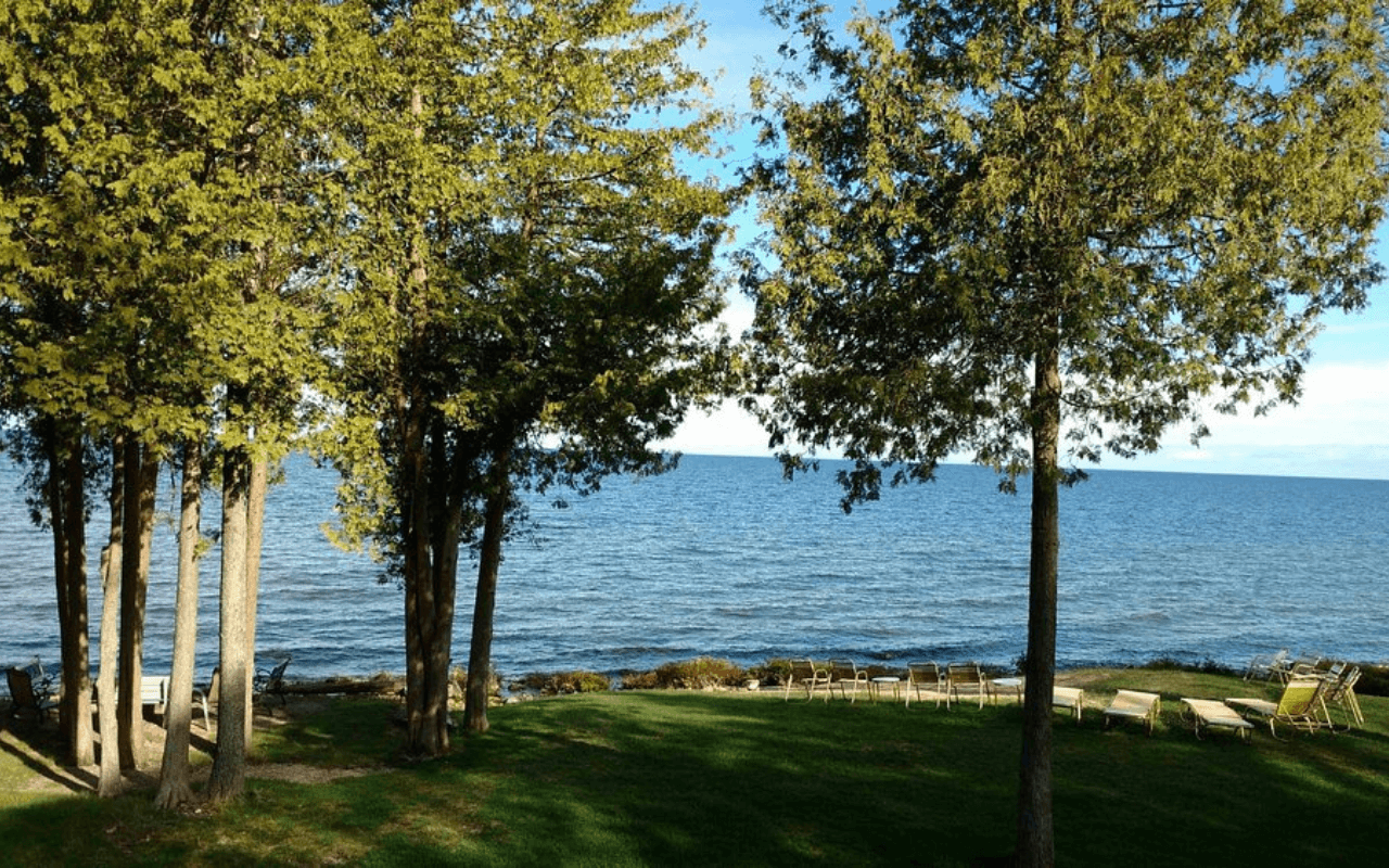 Wisconsin’s The Shallows: Waterfront Relaxation in Door County