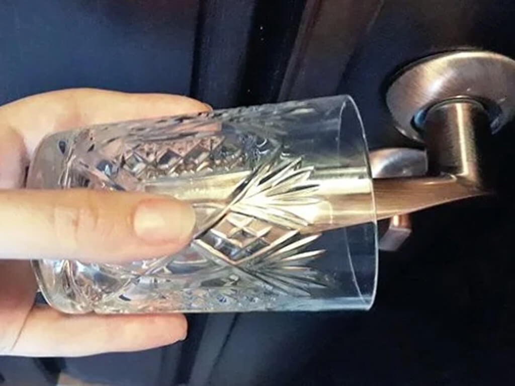 Create an Alert by Placing a Glass on Your Door Handle