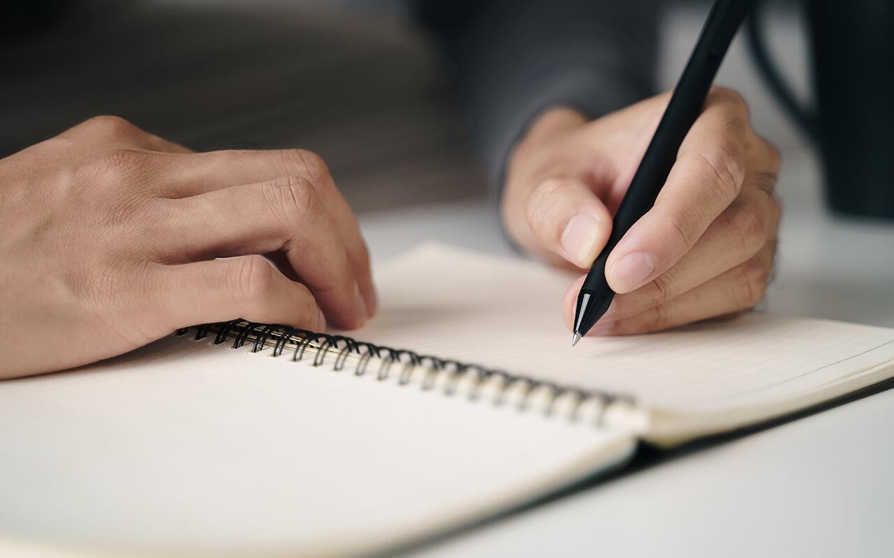 Left-Handed Gestures Can Offend in Some Cultures