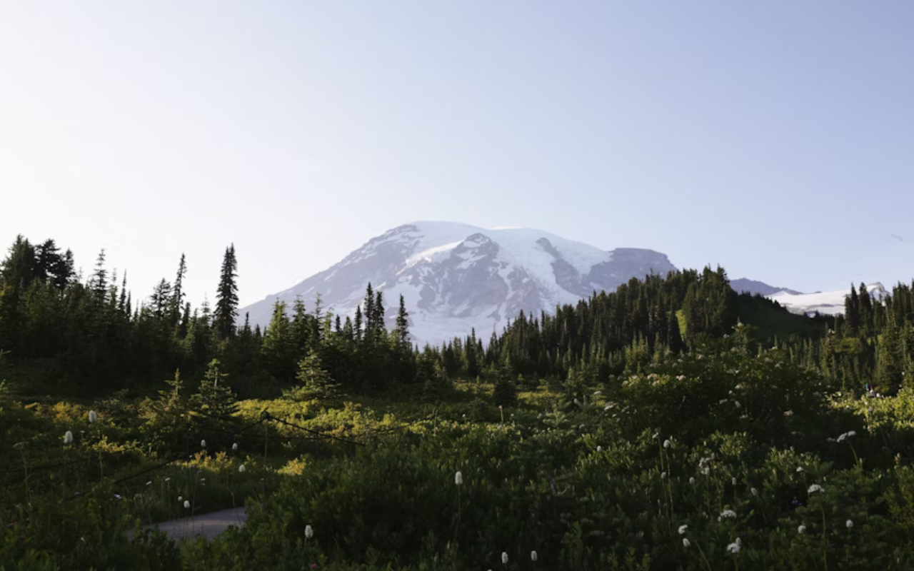 Mount Rainier: Awe-Inspiring Volcano with Risks