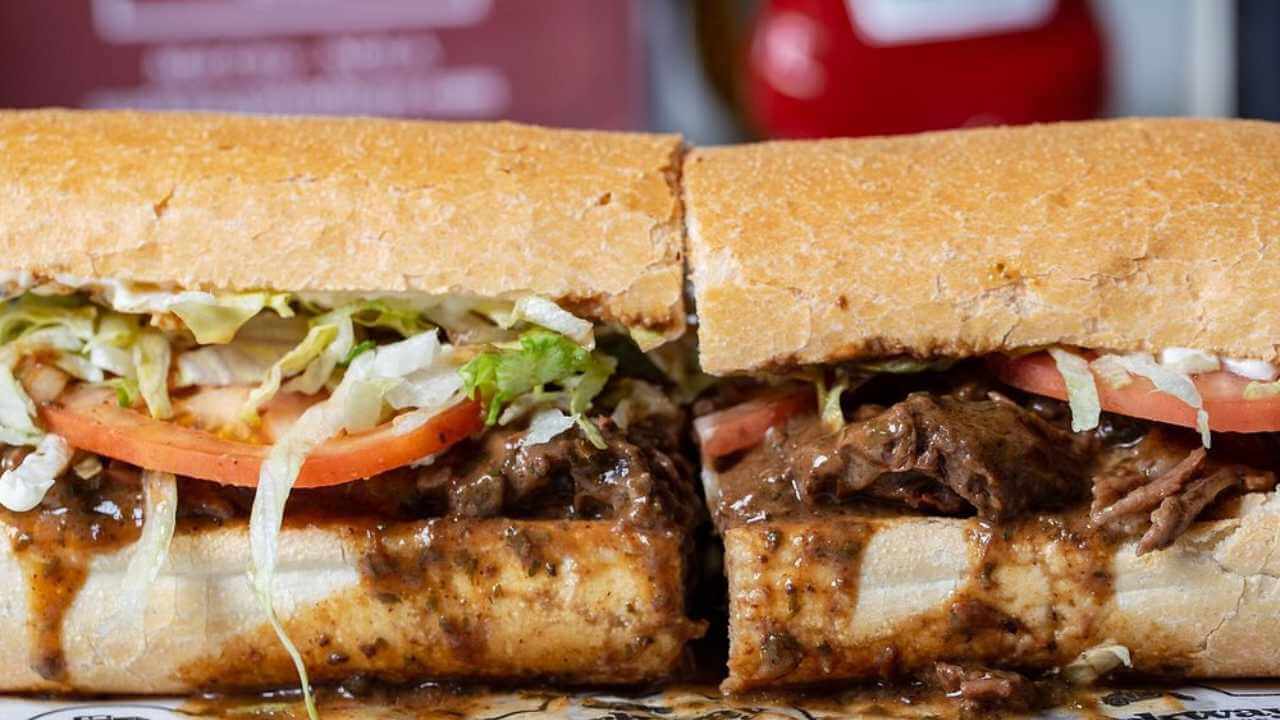 New Orleans’ Classic Po’ Boy: Parkway Bakery’s Roast Beef Sandwich