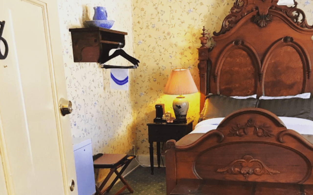 Ohio’s Timeless Golden Lamb Inn in Lebanon