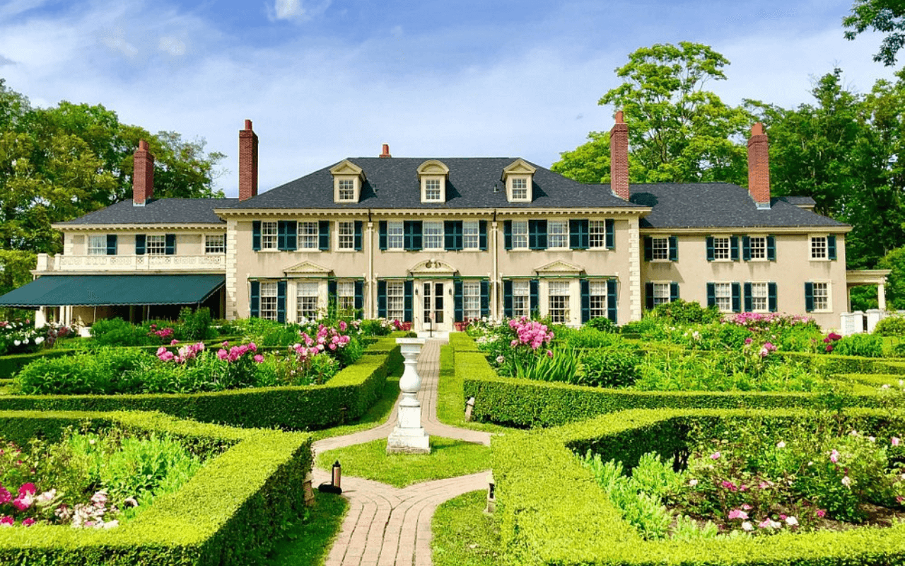 Vermont’s Hildene Estate: Autumn Splendor and Historic Charm