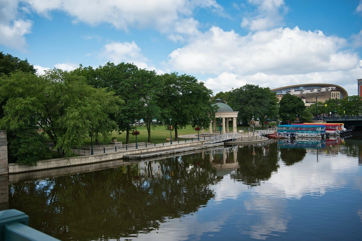 Enjoy the Milwaukee Riverwalk’s Urban Charm in Wisconsin