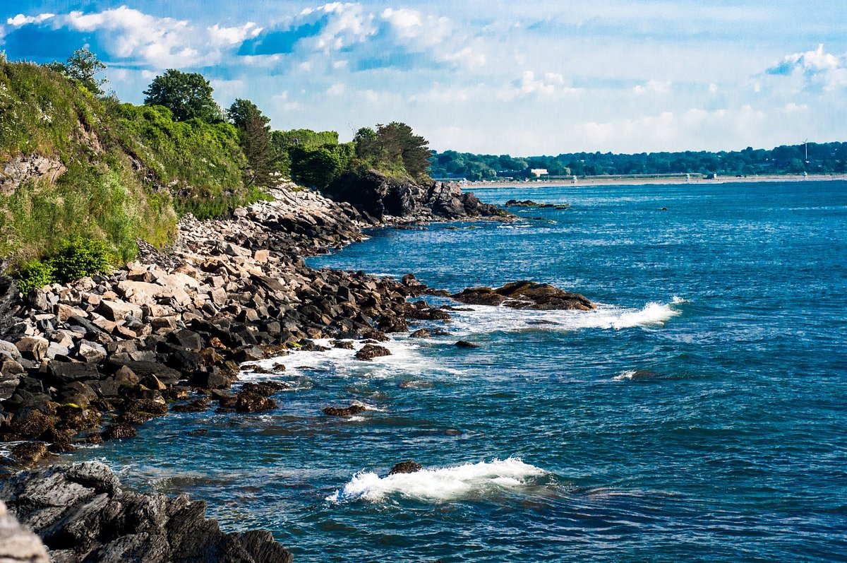 Take in Spectacular Coastal Views on Newport’s Cliff Walk in Rhode Island
