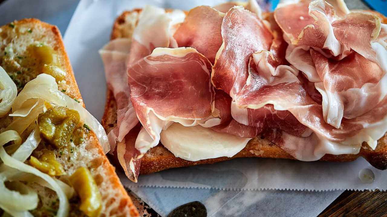 Seattle’s Artisan Delight: Porchetta Sandwich at Salumi