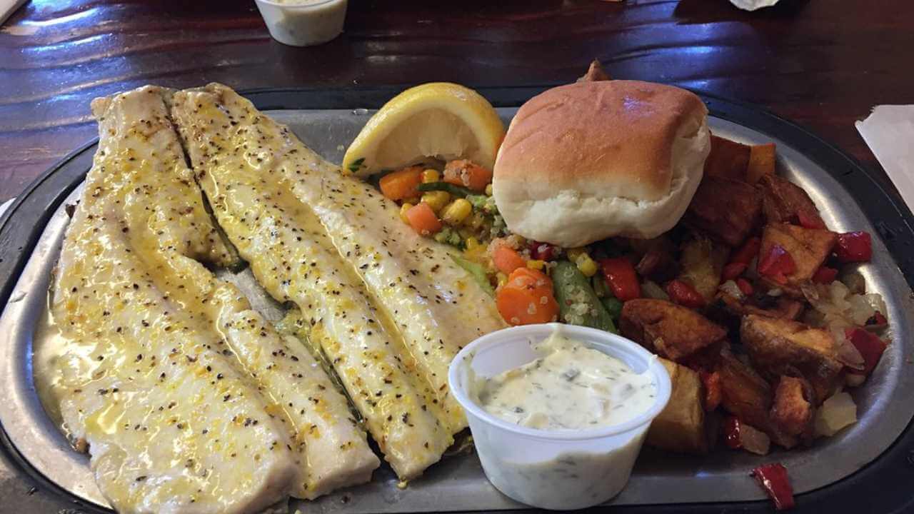 Wyoming’s Western Bite: Buffalo Burger at Cowboy Cafe